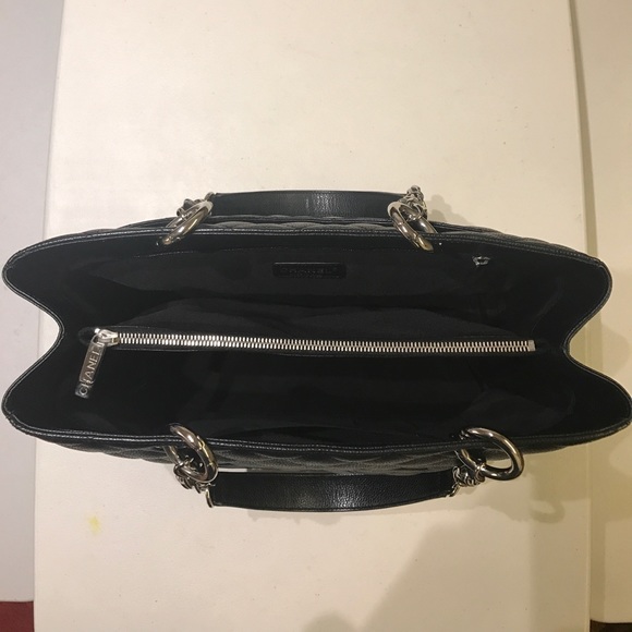 100%  Authentic chanel bag - Picture 5 of 8