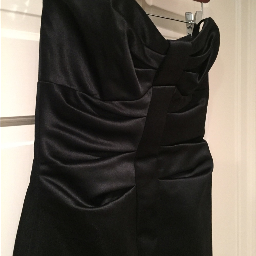 Max&Cleo black satin mini w/ sweetheart neckline