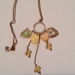 Mixed pendant necklace