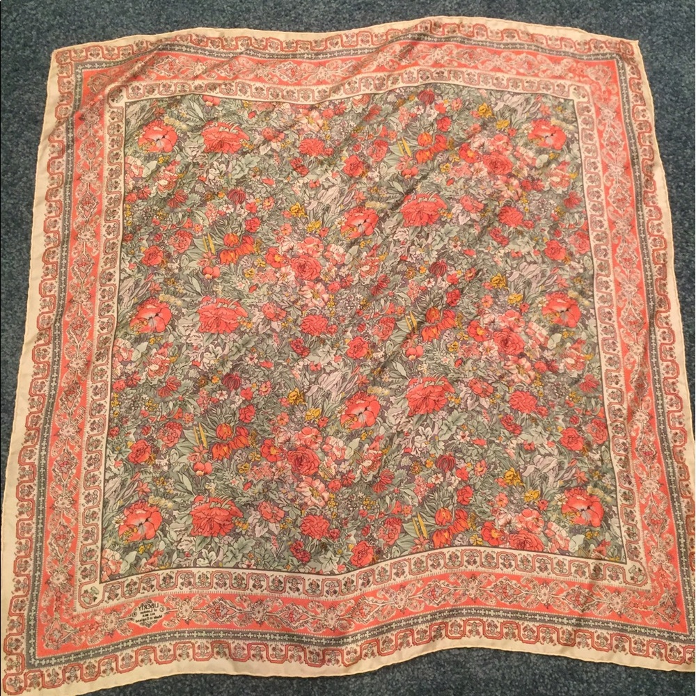 Silk scarf with pastel roses
