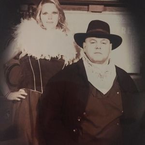 Meet your Posher, Crystal