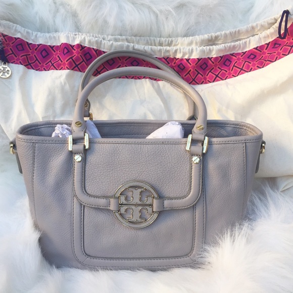 Tory Burch Handbags - 🎉HP🎉 Tory Burch Amanda Mini Satchel NWOT🌸