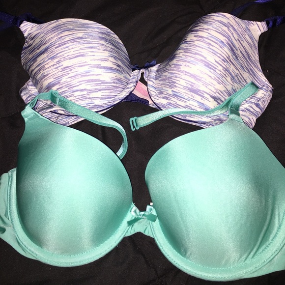 Two Victoria's Secret Bras - Picture 1 of 1
