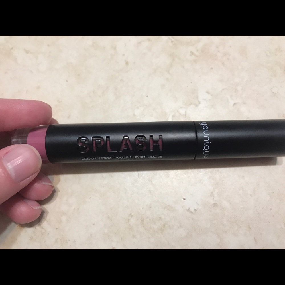 Younique splash liquid lipstick in Sentimental