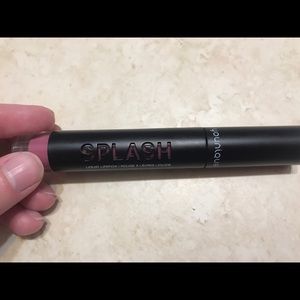 Younique splash liquid lipstick in Sentimental