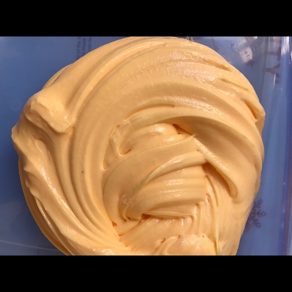 Jumbo peach slime (scented) comes with squishy! - Picture 1 of 3