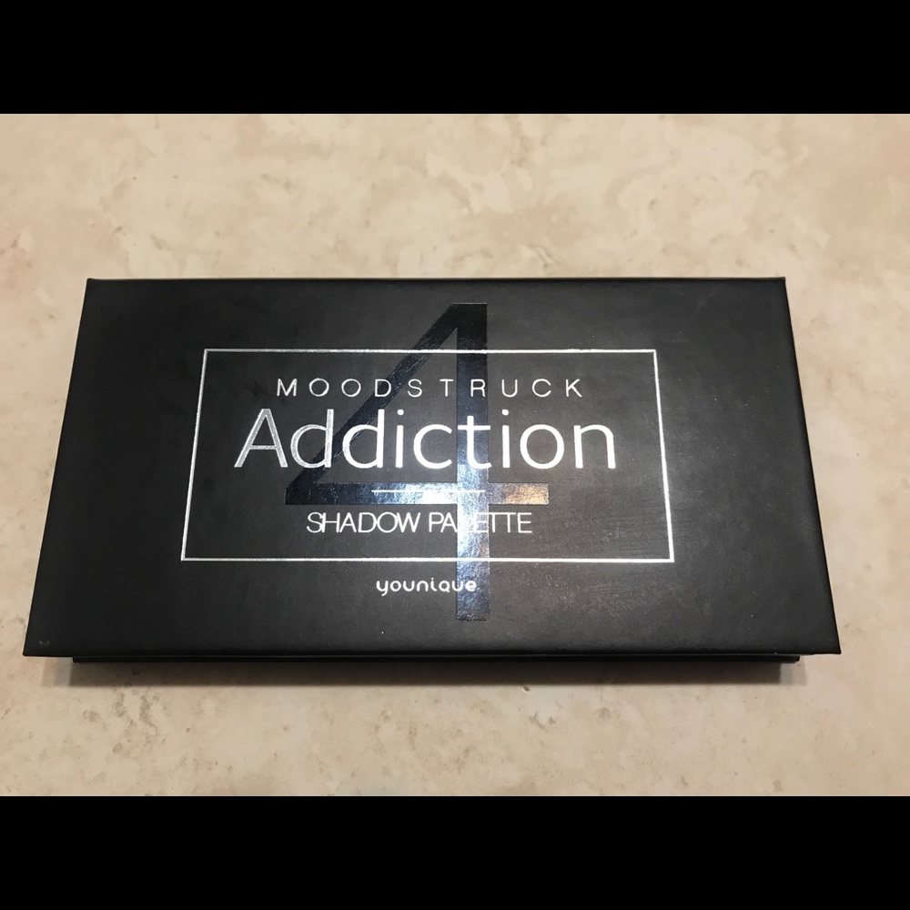 Younique mood struck eye palette 4