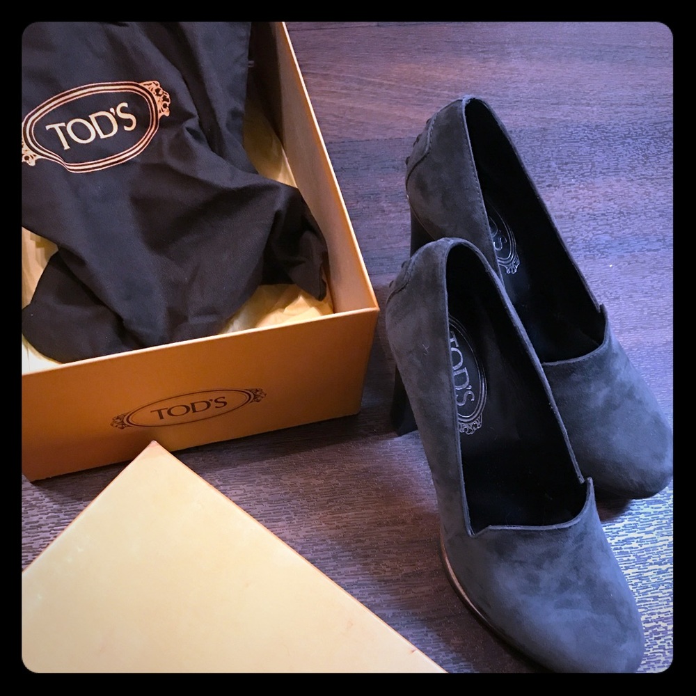 Tod's plateau grey suede heels