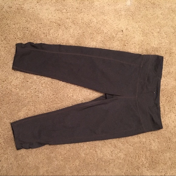 Gray Capri Leggings - Picture 1 of 4