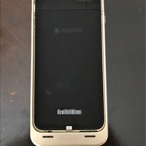 Used gold iPhone 7 mophie