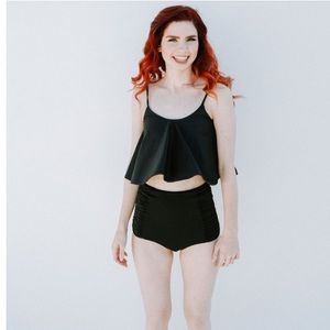 Black Kortni Jeane Swing Top - Large