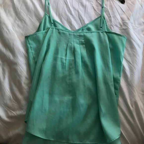 Spaghetti strap flowy tank top - Picture 3 of 3