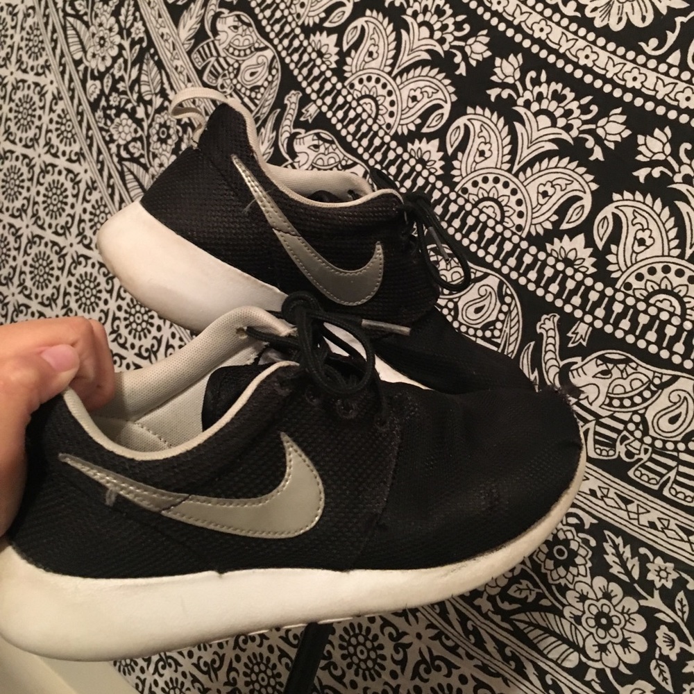 Black Roshe One