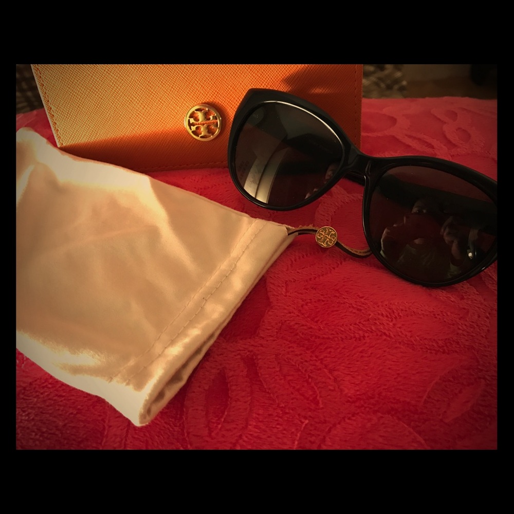 TORY BURCH CAT-EYE SUNGLASSES