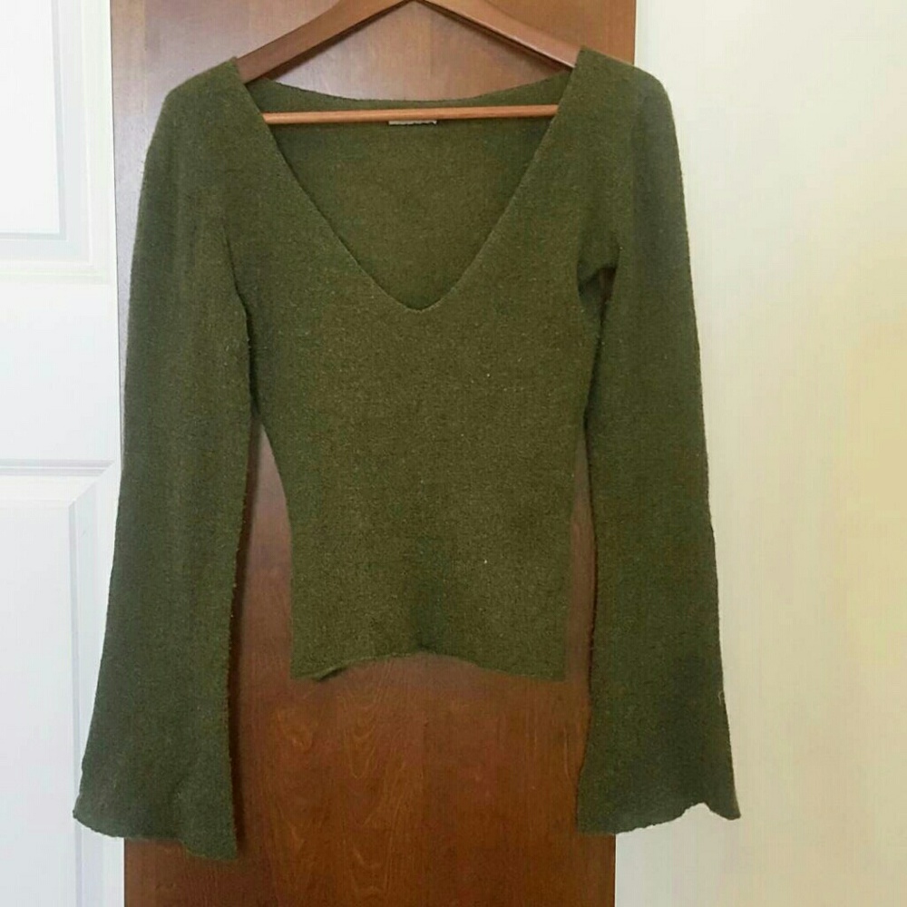 Bellsleeved sweater