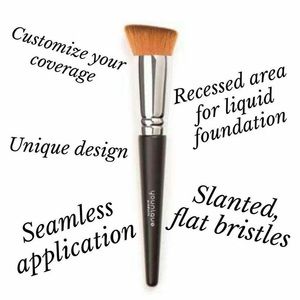 Younique liquid foundation brush