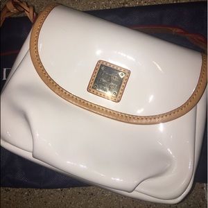 Small Dooney & Bourke Crossbody!