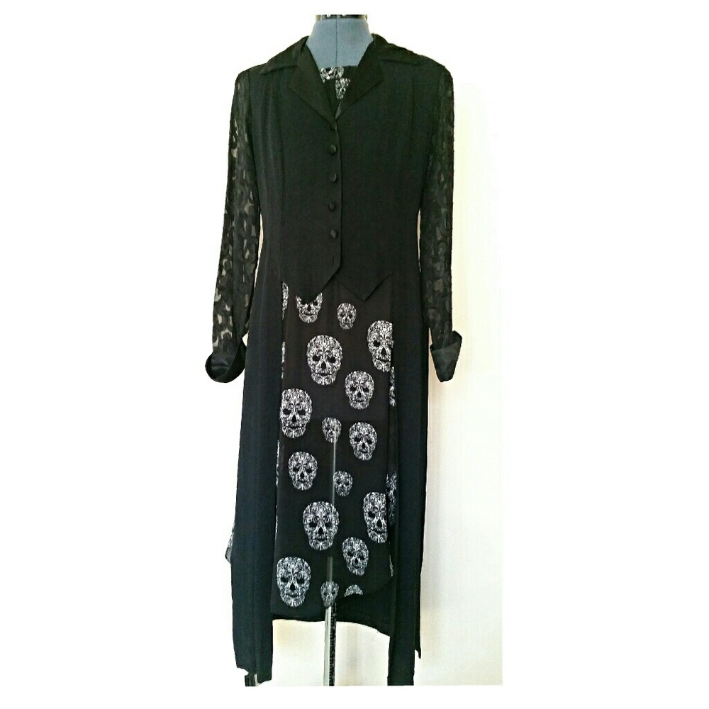 Skulls High Low Skirt - Picture 2 of 4