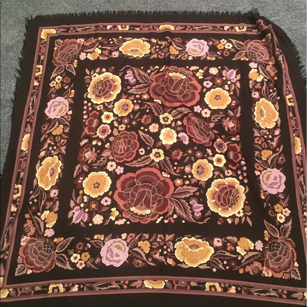 Flower carlisle scarf