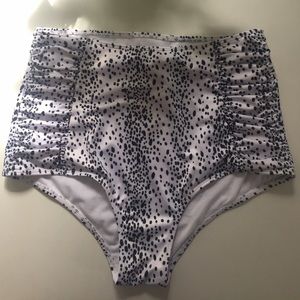 Kortni Jeane Ruched Bottoms - Large