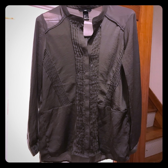 Like New H&M Black Top, Size 4 - Picture 2 of 6