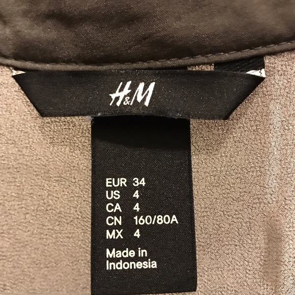 Like New H&M Black Top, Size 4 - Picture 6 of 6