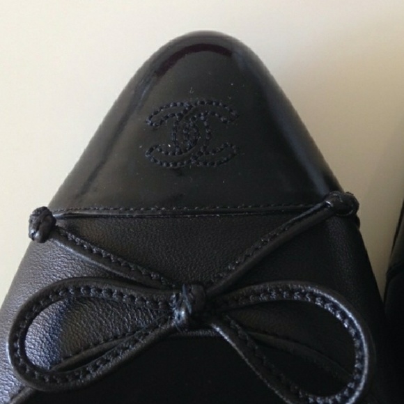 Authentic Chanel black pumps - Picture 2 of 5