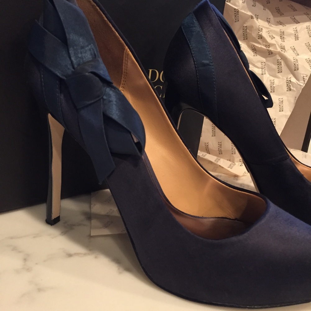 Badgley Mischka oliver navy 7.5