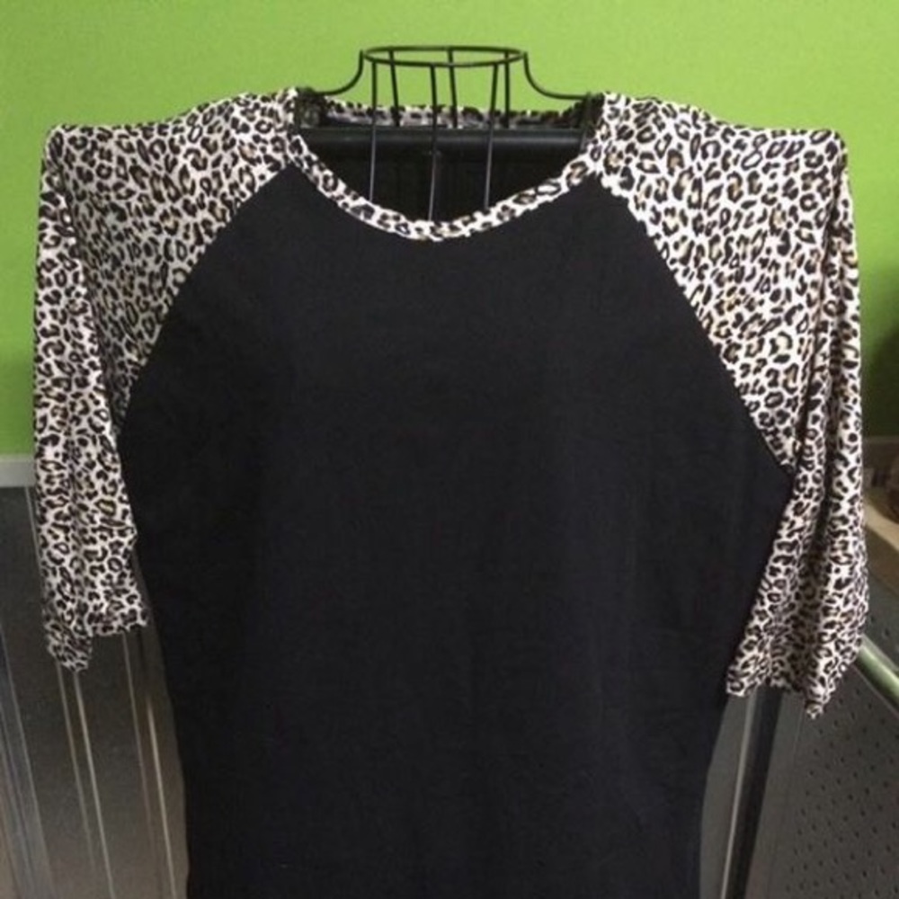 New Ladies Leopard Sleeve Raglan Top