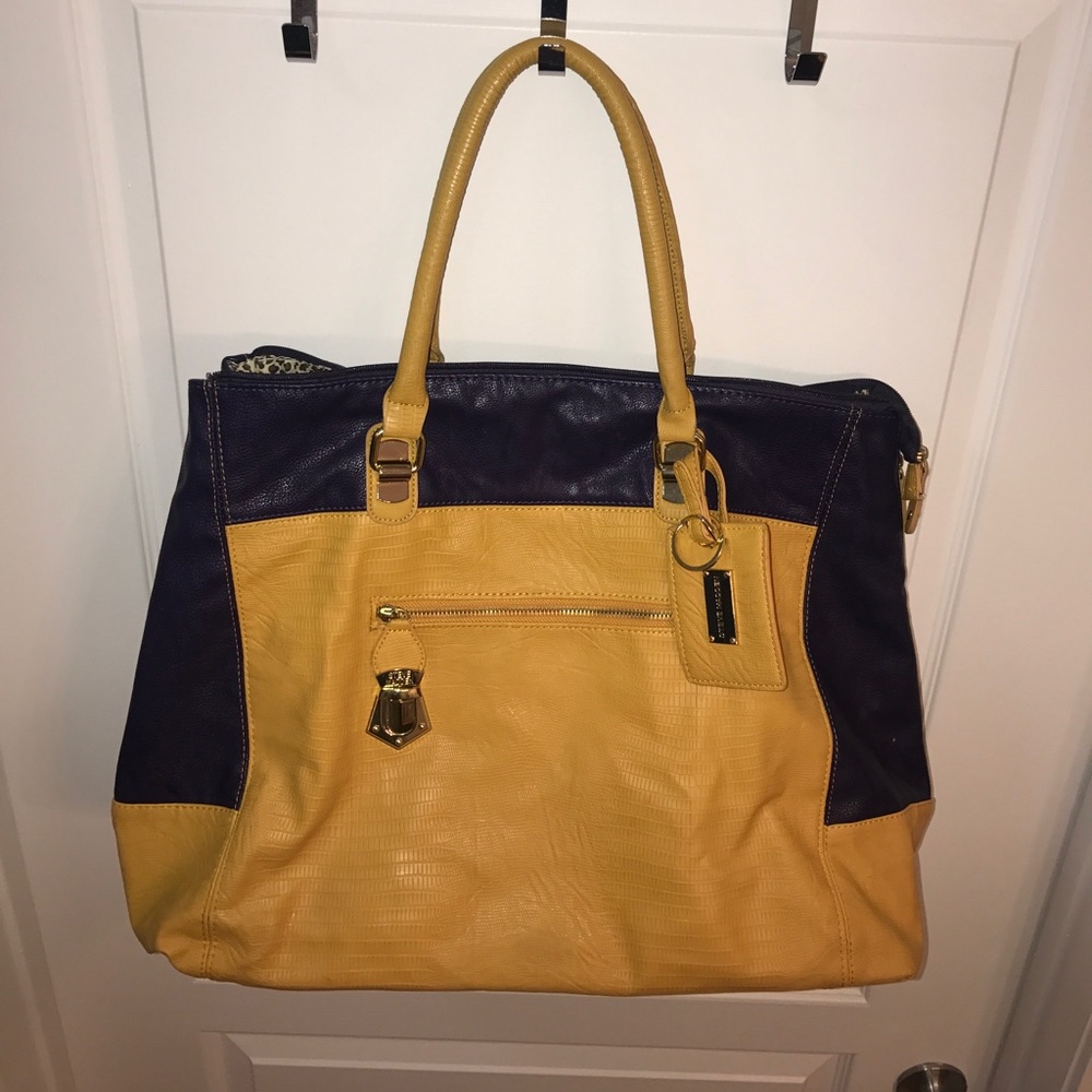 Steve Madden carry on/overnight bag (expanding!)