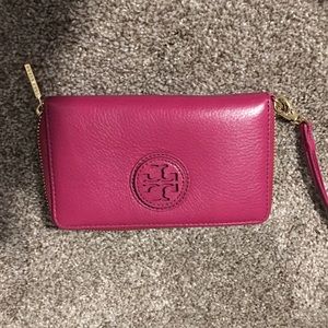 Like New Tory Burch Wristlet in Magenta