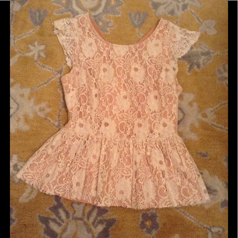 Lace cap sleeve flirty top