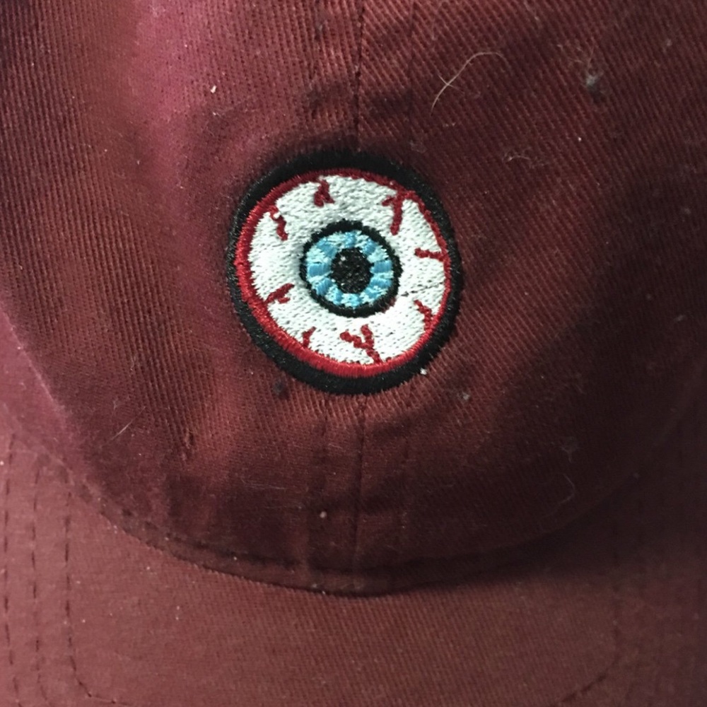 Eyeball dad hat in burgundy