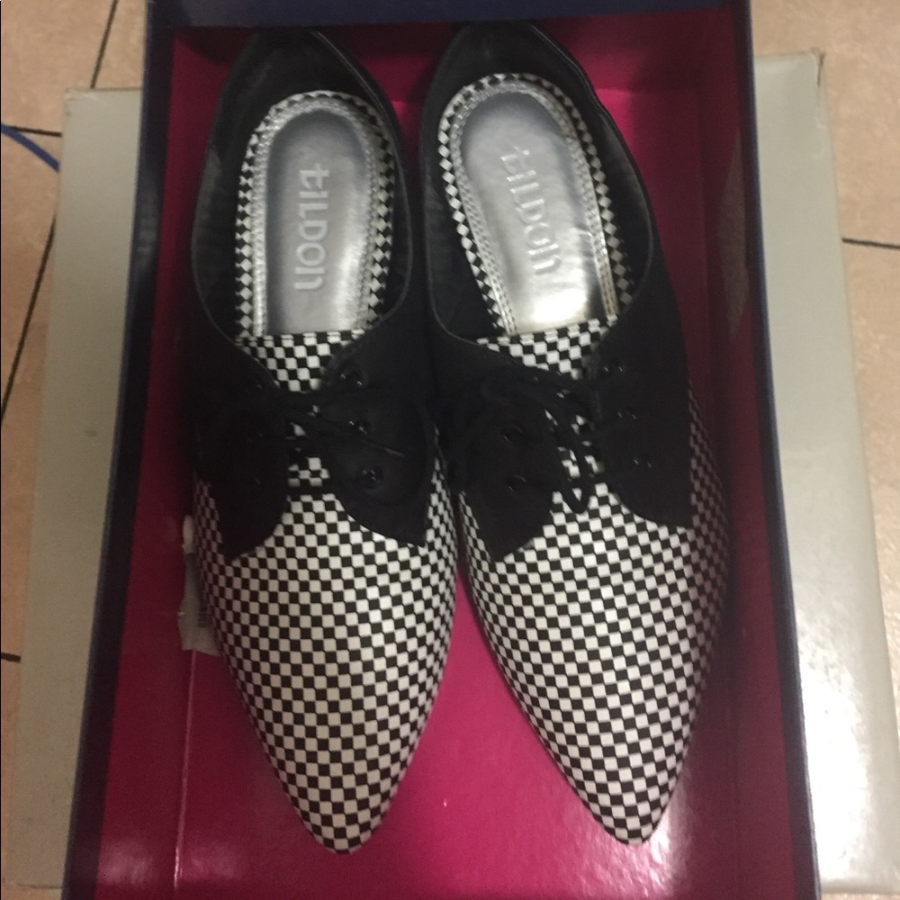 Tildon brand shoes