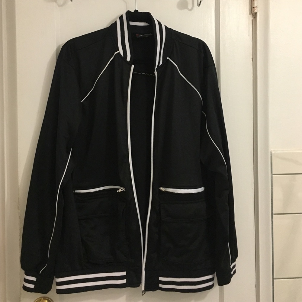 Sporty black striped jacket
