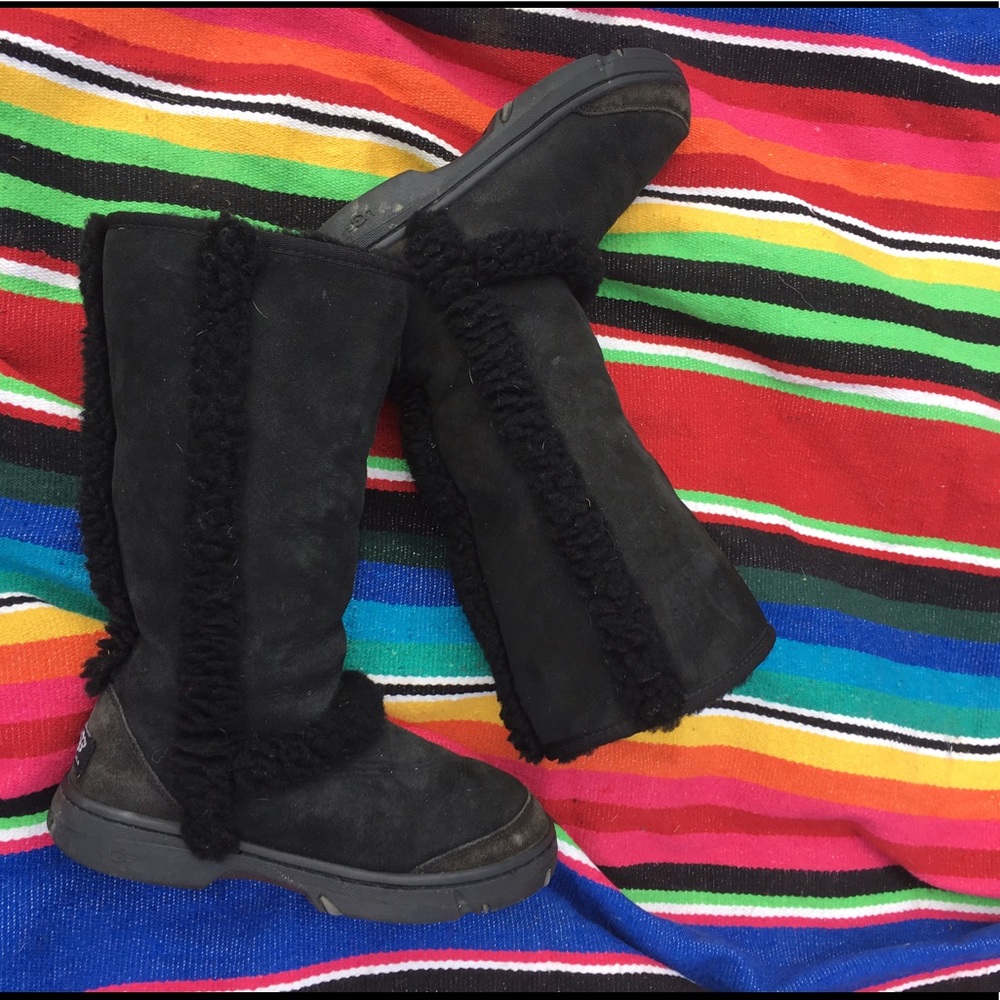 Women's Ugg size 7 BLACK Sunburst!