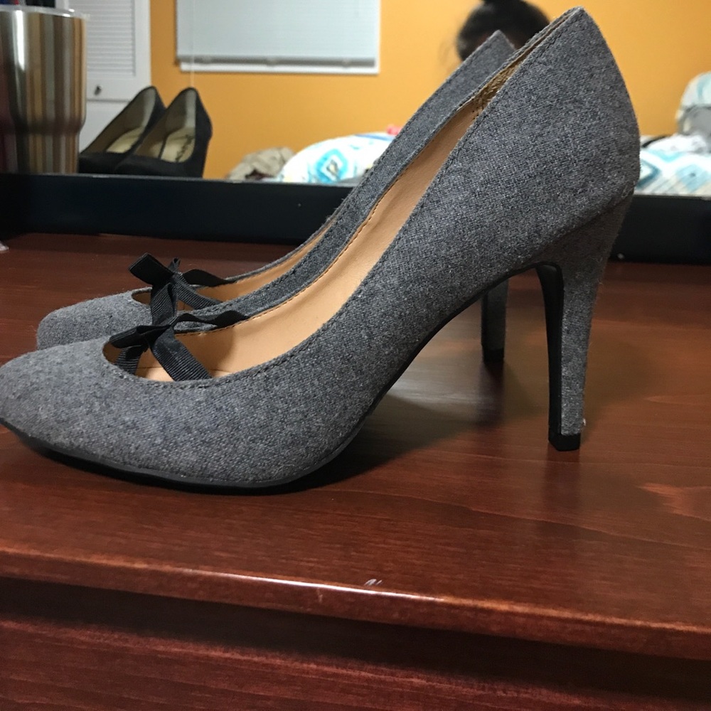 Brand new Lauren Conrad bow heels