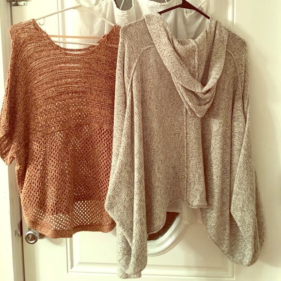 🎉🎉🎉FLASH SALE Bundle Urban Outfitters ponchos - Picture 2 of 8