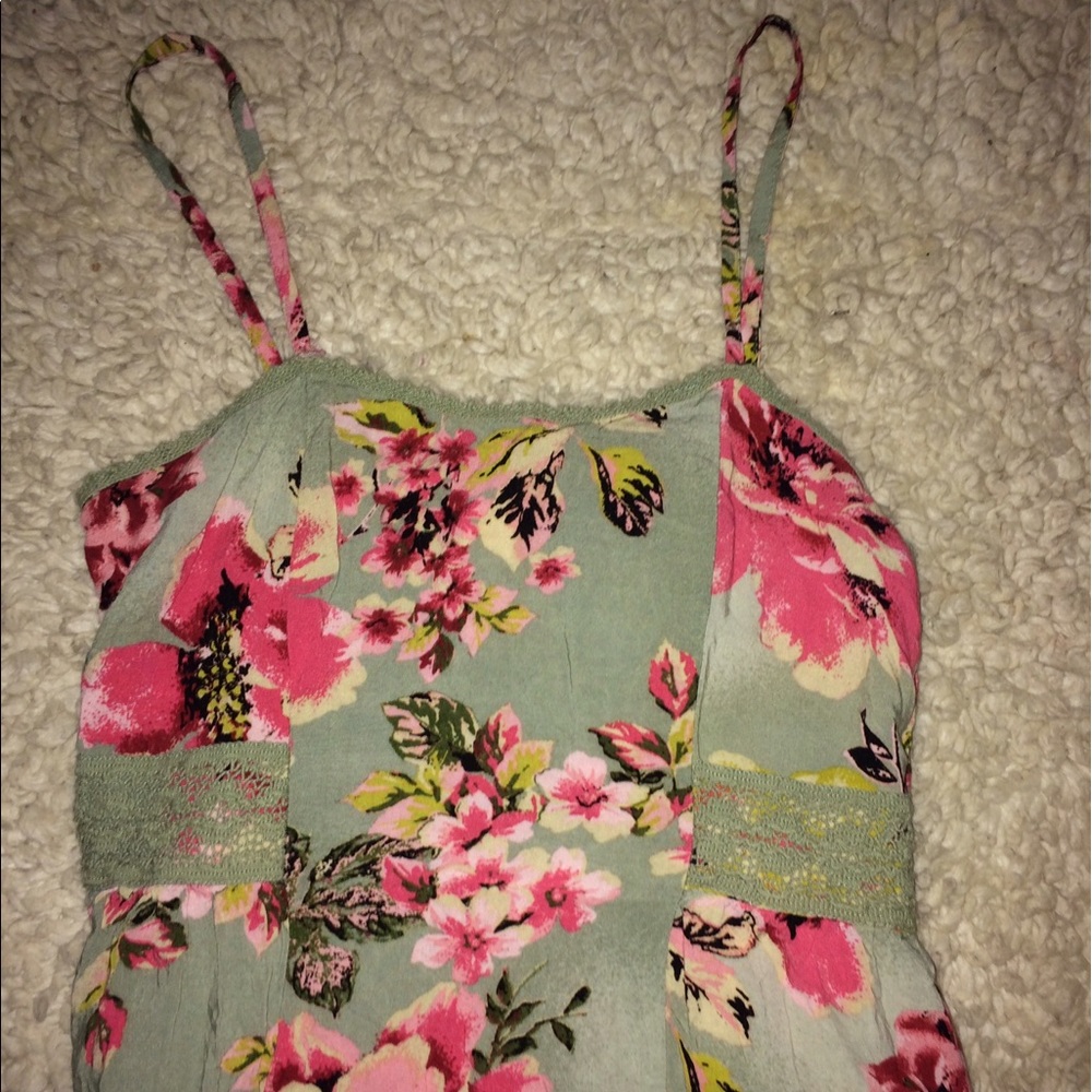 Flower print dress.