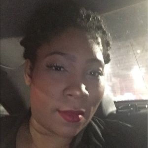 Meet your Posher, Toya