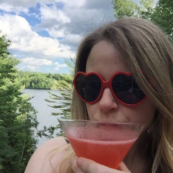 Meet your Posher, Stephanie - Picture 1 of 1