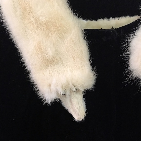 Vintage Black Velvet Coat with white mink collar - Picture 2 of 4
