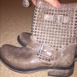 Steve Madden Boots