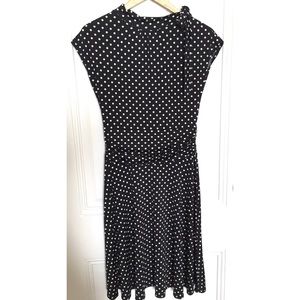 Polka dot dress with ruched waist and neck bow — L