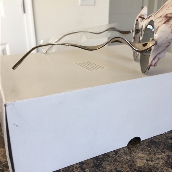 Marble Sunglasses - Picture 2 of 2