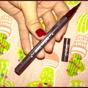 Kat Von D eye liner