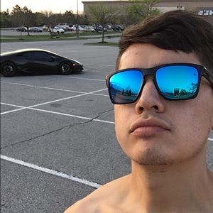 Meet your Posher, Zach