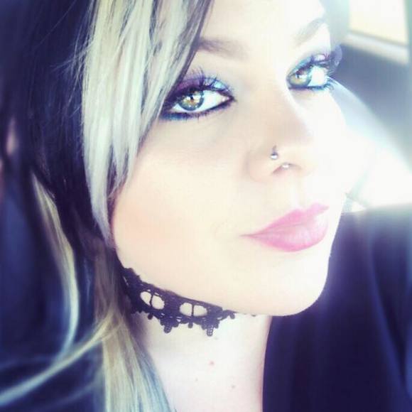 Meet your Posher, Loren - Picture 1 of 1