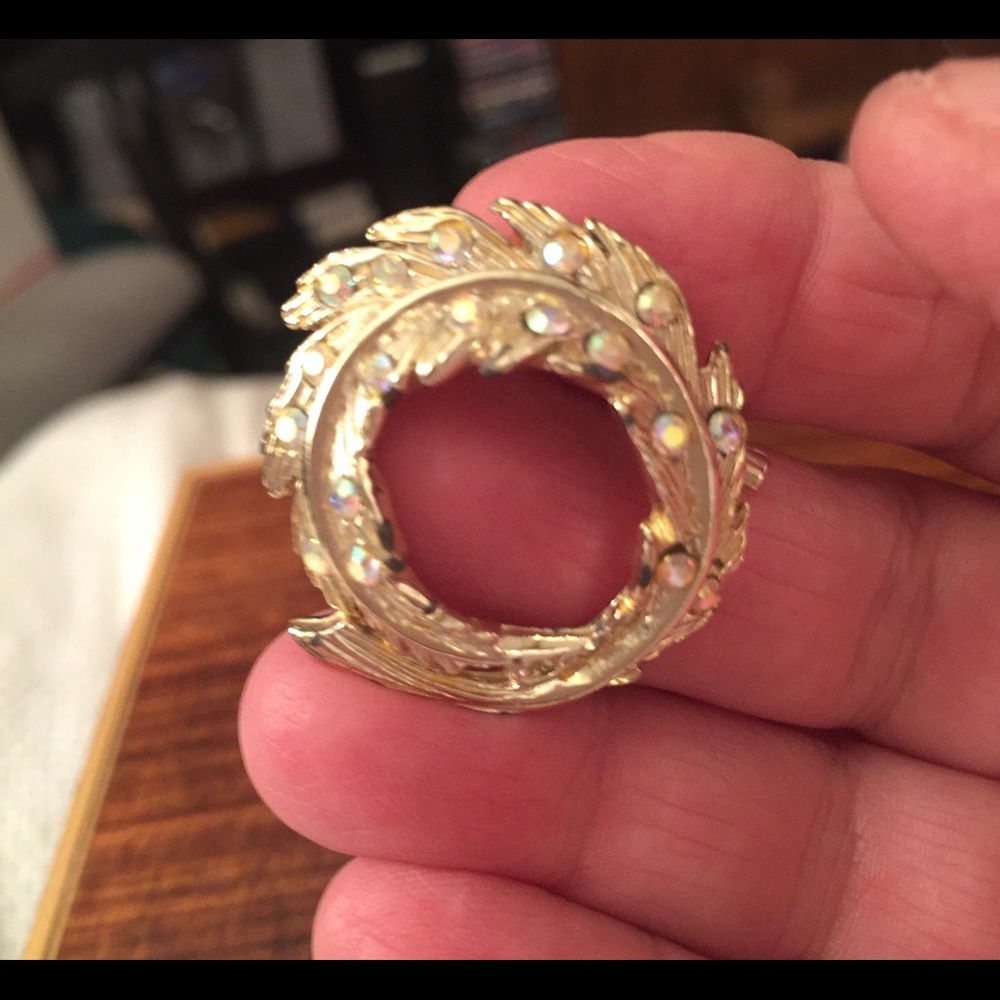 Vintage circle brooch