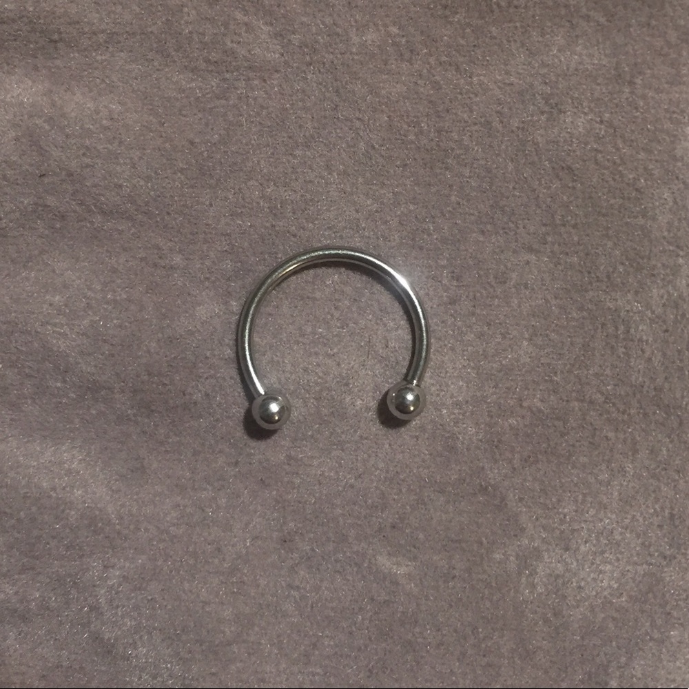 Horse shoe ring